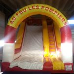 toboggan gonflable camion pompier rouge et jaune